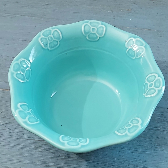 Vintage USA Pottery Bowl - Picture 5 of 7